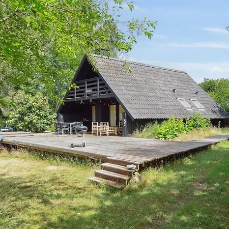 Epiphania - 700m From The Sea By Interhome Nyaraló